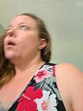 Snapshot of julimonroe chatting on 02-22-26, 07:12 julimonroe online show from 02-22-26, 07:12