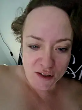 Snapshot of julimonroe chatting on 02-27-26, 10:37 julimonroe online show from 02-27-26, 10:37