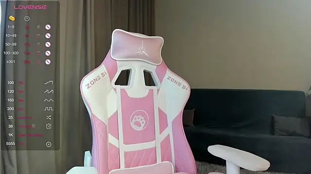 JenniferQueen11 online show from 01-12-25, 03:36