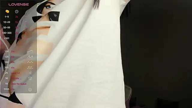 JenniferQueen11 online show from 01-18-25, 03:16