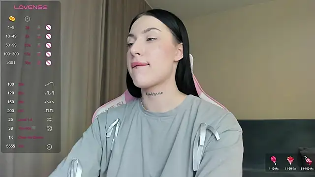 JenniferQueen11 online show from 01-25-25, 10:50