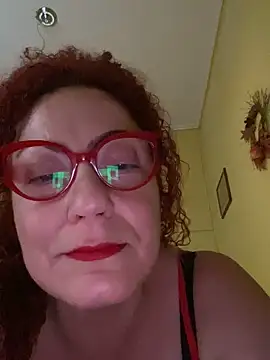 Snapshot of playcouple45 chatting on 09-10-25, 01:33 playcouple45 online show from 09-10-25, 01:33