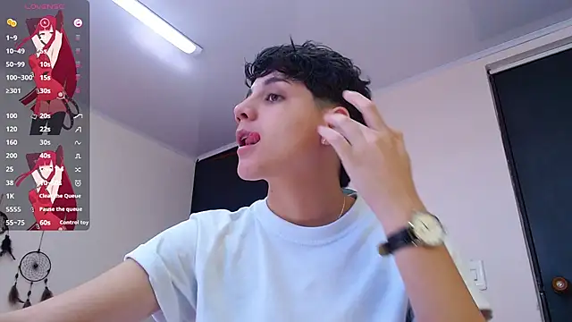 Snapshot of bad_giirl_ chatting on 12-16-24, 04:05 bad giirl  online show from 12-16-24, 04:05