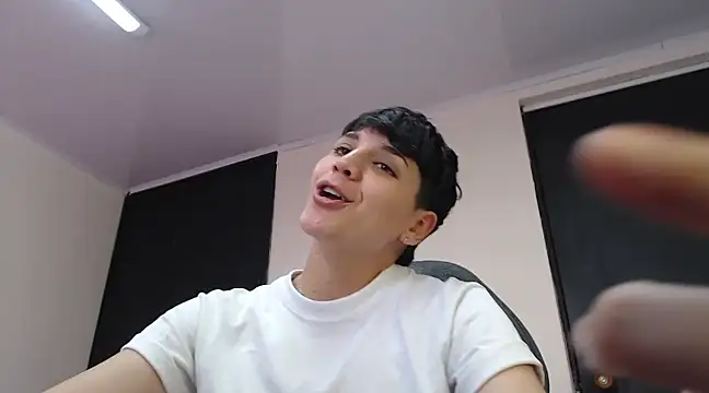 Snapshot of bad_giirl_ chatting on 01-13-25, 06:49 bad giirl  online show from 01-13-25, 06:49