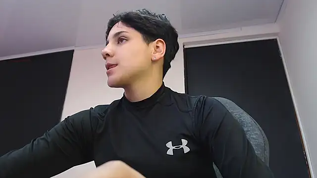 Snapshot of bad_giirl_ chatting on 02-20-25, 08:03 bad giirl  online show from 02-20-25, 08:03