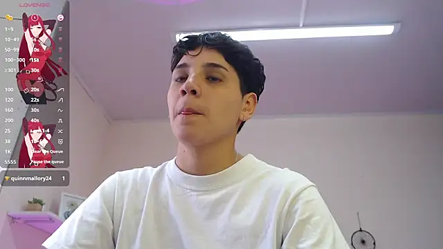 Snapshot of bad_giirl_ chatting on 02-21-25, 07:32 bad giirl  online show from 02-21-25, 07:32