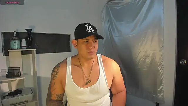 Snapshot of Colton_Massif chatting on 12-20-24, 07:22 Colton Massif online show from 12-20-24, 07:22