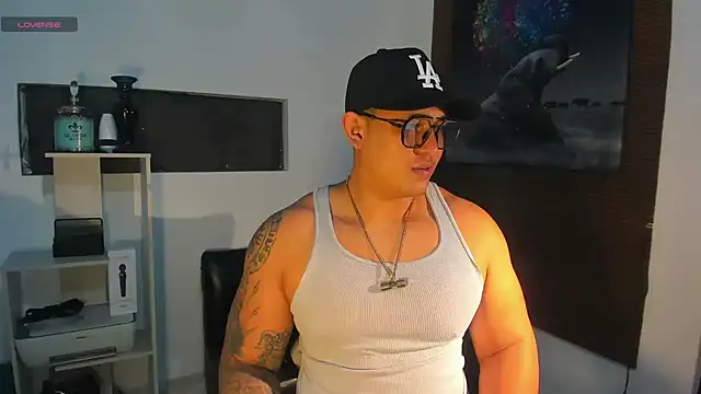 Snapshot of Colton_Massif chatting on 12-31-24, 07:10 Colton Massif online show from 12-31-24, 07:10