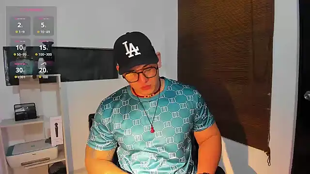 Snapshot of Colton_Massif chatting on 01-12-25, 07:32 Colton Massif online show from 01-12-25, 07:32