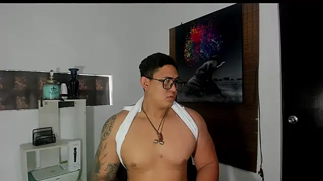 Snapshot of Colton_Massif chatting on 01-25-25, 09:35 Colton Massif online show from 01-25-25, 09:35