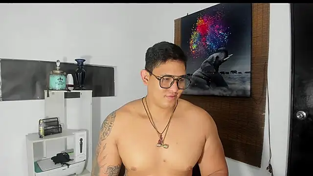 Snapshot of Colton_Massif chatting on 01-28-25, 05:00 Colton Massif online show from 01-28-25, 05:00