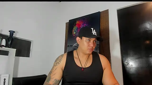 Snapshot of Colton_Massif chatting on 01-29-25, 11:20 Colton Massif online show from 01-29-25, 11:20