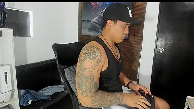 Snapshot of Colton_Massif chatting on 01-29-25, 02:21 Colton Massif online show from 01-29-25, 02:21