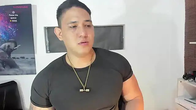 Snapshot of Colton_Massif chatting on 02-13-25, 12:35 Colton Massif online show from 02-13-25, 12:35