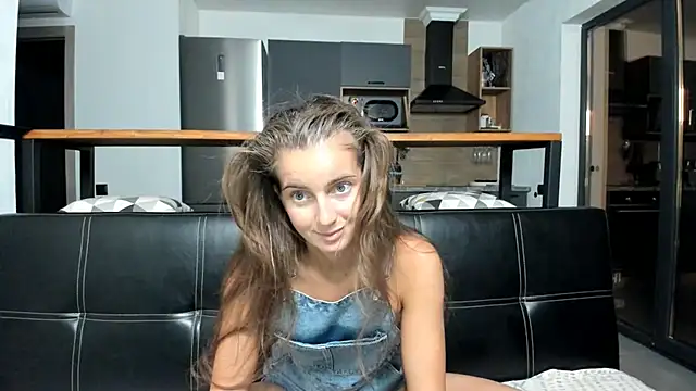 Snapshot of ElizSweet chatting on 11-05-25, 03:34 ElizSweet online show from 11-05-25, 03:34