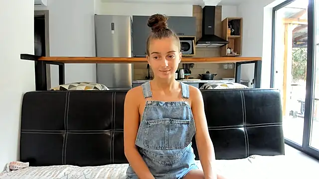 Snapshot of ElizSweet chatting on 11-24-25, 09:53 ElizSweet online show from 11-24-25, 09:53