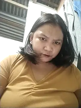 Snapshot of milkytitsmom4u chatting on 11-07-25, 05:02 milkytitsmom4u online show from 11-07-25, 05:02