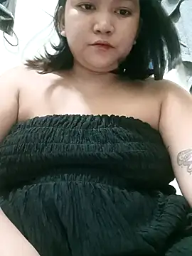 Snapshot of milkytitsmom4u chatting on 12-04-25, 05:54 milkytitsmom4u online show from 12-04-25, 05:54