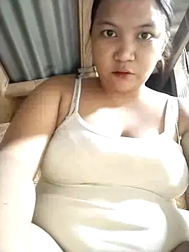 Snapshot of milkytitsmom4u chatting on 02-26-26, 04:50 milkytitsmom4u online show from 02-26-26, 04:50