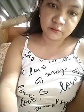 Snapshot of milkytitsmom4u chatting on 03-01-26, 02:57 milkytitsmom4u online show from 03-01-26, 02:57