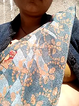 Snapshot of Lattika-Bhabhi chatting on 02-13-25, 06:09 Lattika-Bhabhi online show from 02-13-25, 06:09