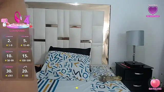 ambercordoba online show from 12-19-25, 11:01