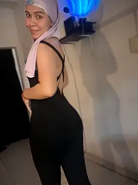 MatchedEyebrow online show from 02-21-26, 06:42