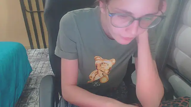 Snapshot of Laco-cO chatting on 11-03-25, 11:04 Laco-cO online show from 11-03-25, 11:04