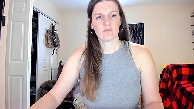 Kelly Carolina online show from 12-15-24, 02:16