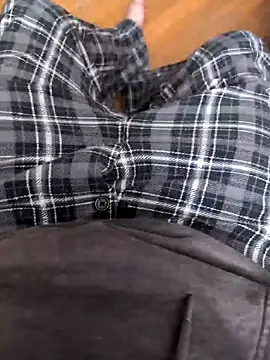 Snapshot of MrandMrsHaze chatting on 01-16-25, 06:03 MrandMrsHaze online show from 01-16-25, 06:03