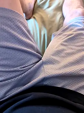 Snapshot of MrandMrsHaze chatting on 10-20-25, 02:39 MrandMrsHaze online show from 10-20-25, 02:39