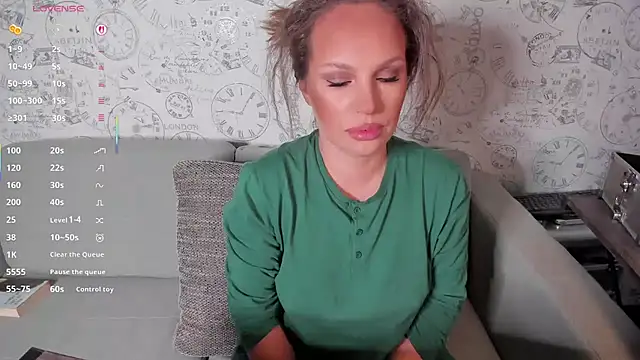 LondonBadGirl online show from 10-26-25, 03:23