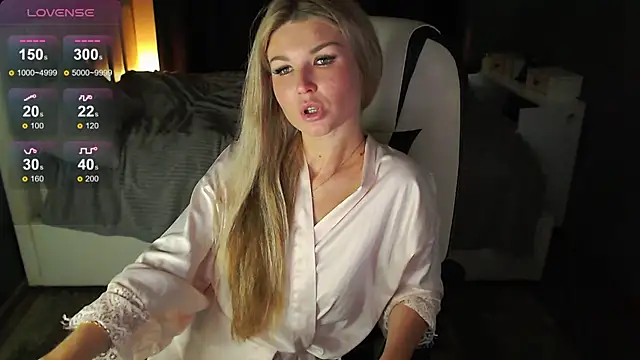 Snapshot of AngelMiaM chatting on 09-26-25, 06:56 AngelMiaM online show from 09-26-25, 06:56