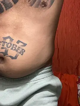 Snapshot of Thyler08 chatting on 02-09-25, 06:33 Thyler08 online show from 02-09-25, 06:33