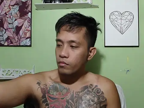 Snapshot of Thyler08 chatting on 10-29-25, 06:37 Thyler08 online show from 10-29-25, 06:37