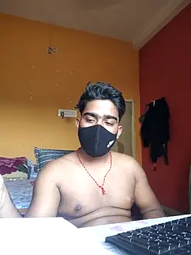 Snapshot of Love_birdss chatting on 03-18-25, 08:47 Love birdss online show from 03-18-25, 08:47