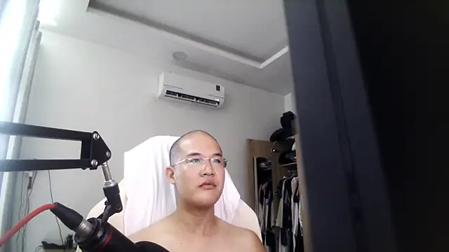 luckyjackie25 online show from 09-28-25, 03:45