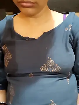 Snapshot of Diya_143 chatting on 02-21-25, 02:48 Diya 143 online show from 02-21-25, 02:48