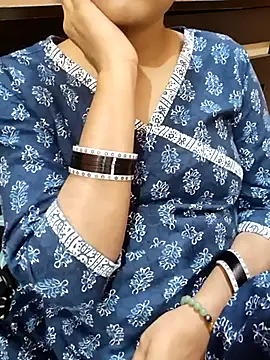 Snapshot of Diya_143 chatting on 02-25-25, 11:41 Diya 143 online show from 02-25-25, 11:41