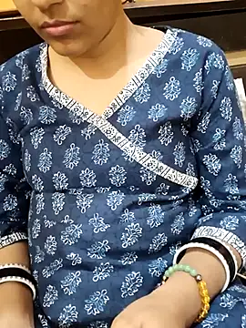Snapshot of Diya_143 chatting on 02-25-25, 02:44 Diya 143 online show from 02-25-25, 02:44