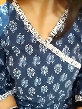 Snapshot of Diya_143 chatting on 03-02-25, 05:25 Diya 143 online show from 03-02-25, 05:25
