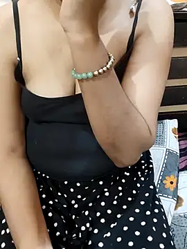 Snapshot of Diya_143 chatting on 03-06-25, 11:03 Diya 143 online show from 03-06-25, 11:03