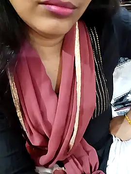 Snapshot of Diya_143 chatting on 03-18-25, 02:26 Diya 143 online show from 03-18-25, 02:26