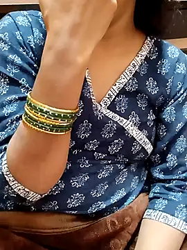 Diya 143 online show from 11-14-25, 08:24