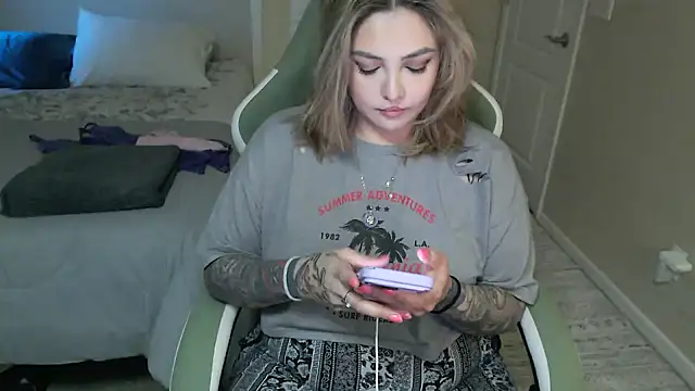 Snapshot of nativepumpkin95 chatting on 02-01-25, 12:18 nativepumpkin95 online show from 02-01-25, 12:18