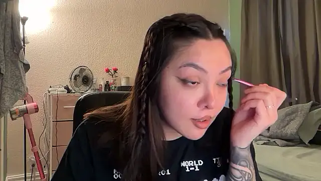 Snapshot of nativepumpkin95 chatting on 12-15-25, 06:56 nativepumpkin95 online show from 12-15-25, 06:56