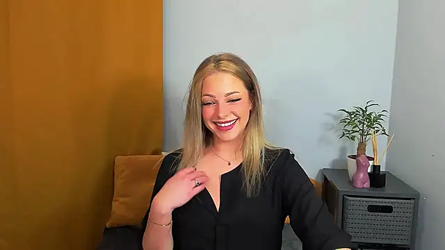 LilyBlondee online show from 03-22-25, 08:37