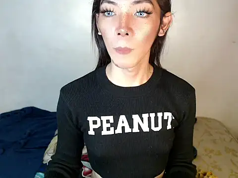 Snapshot of perly_169 chatting on 12-22-24, 10:49 perly 169 online show from 12-22-24, 10:49