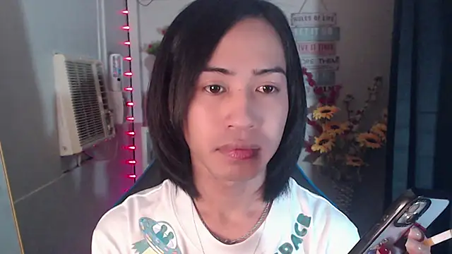 Snapshot of Lemonadexxx chatting on 12-15-25, 05:55 Lemonadexxx online show from 12-15-25, 05:55