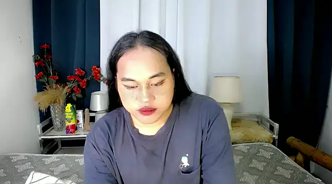 Snapshot of bettina_love chatting on 12-04-24, 11:08 bettina love online show from 12-04-24, 11:08